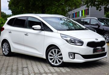 Kia Carens 100.000 km 10.900 &euro; Paderborn 33104