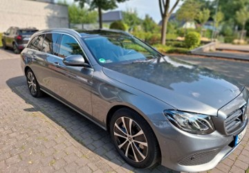 Mercedes-Benz E 300 84.000 km 24.800 &euro; Bad Sassendorf 59505