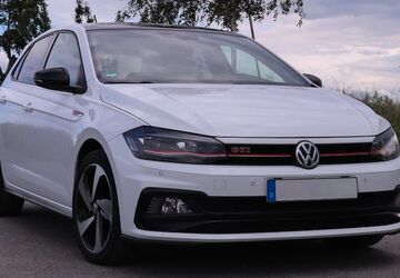 VW Polo 99.475 km 14.990 &euro; Büren 33142