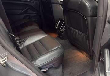 Porsche Cayenne 238.000 km 19.900 &euro; Schloß Neuhaus (Paderborn) 33104