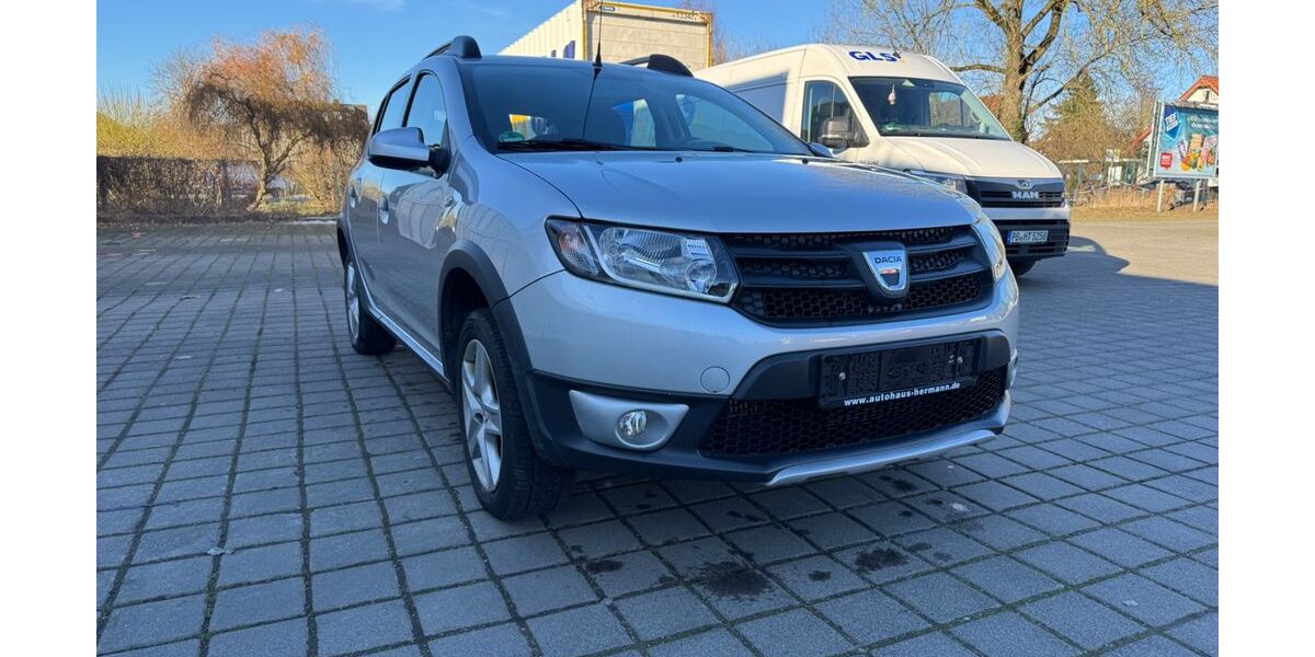 Dacia Sandero 49.680 km 7.499 &euro; Paderborn 33104