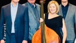 Nicki Parrott and her Swingfluencers