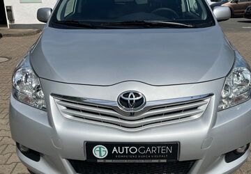 Toyota Verso 76.000 km 12.900 &euro; Paderborn 33098