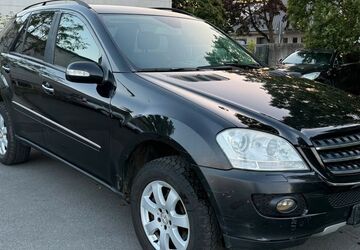 Mercedes-Benz ML 320 297.645 km 2.999 &euro; Soest 59494